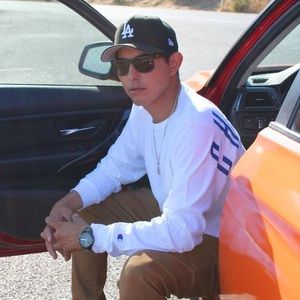 Meet your Posher, Carlos